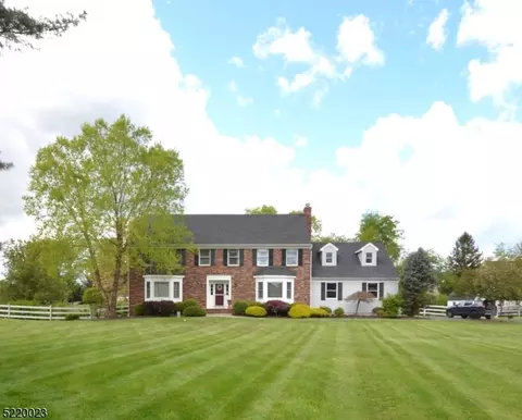 1 Squires Ln, Lebanon, NJ 08833