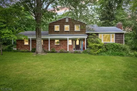 10 W Rayburn Rd, Long Hill, NJ 07946