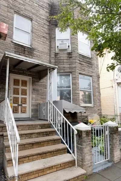 4006 New York Ave, Union City, NJ 07087