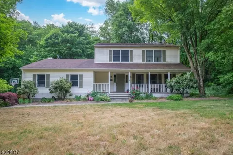 2 Tracey Ln, Frankford, NJ 07822