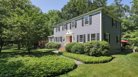 18 Blackbirch Rd, Scotch Plains, NJ 07076
