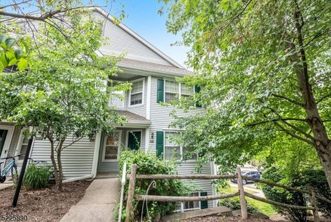 305 Chatfield Dr #305, Pompton Plains, NJ 07444