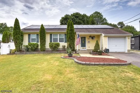 610 S Main St, Manville, NJ 08835