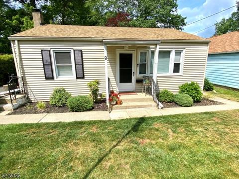 9 Brookside Rd, Netcong, NJ 07857