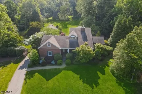 104 S Alward Ave, Basking Ridge, NJ 07920