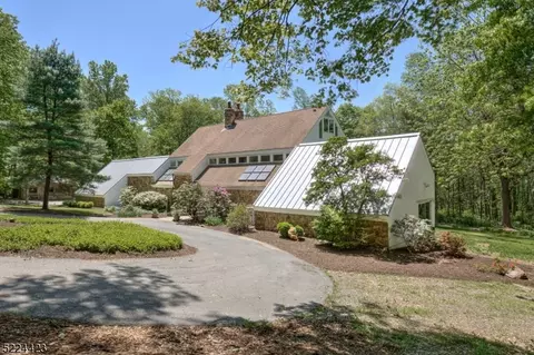 250 Lamerson Rd, Chester Twp, NJ 07930