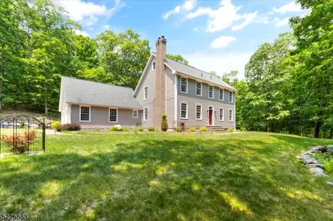 925 Upper Dr, Newton, NJ 07860