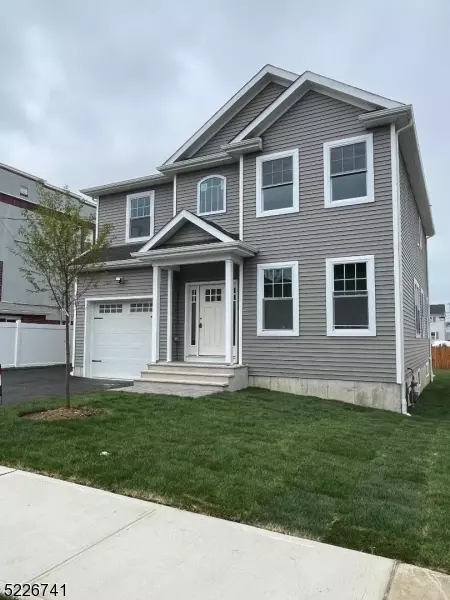 8 W Cooper St, Dover, NJ 07801