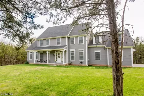 1502 Magnolia Ln, Somerville, NJ 08876