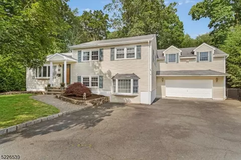 63 Edgewood Dr, Florham Park, NJ 07932