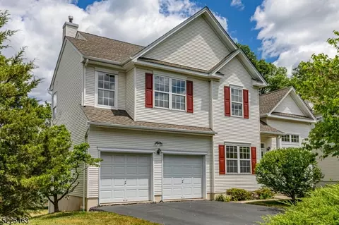 75 York Dr, Princeton, NJ 08540