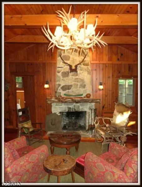 916 Kill Dr, Newton, NJ 07860
