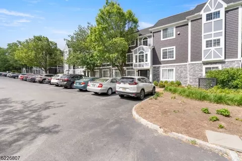 42 Village Dr #42, Morristown, NJ 07960