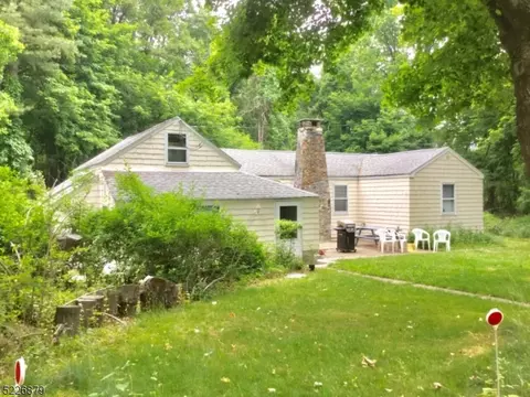 46 Nicole Dr, Denville, NJ 07834