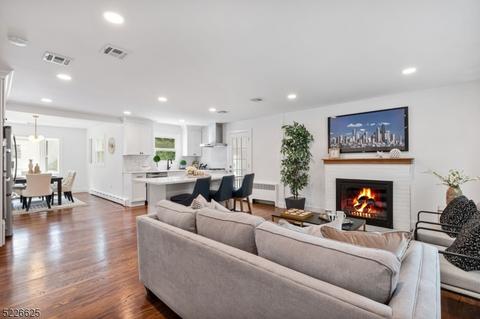 35 Dunlap St, New Providence, NJ 07974