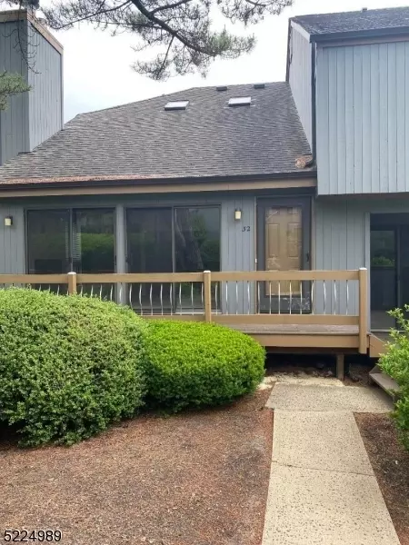 32 Chestnut Ct, Basking Ridge, NJ 07920