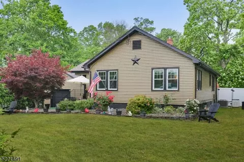 5 Oldwick Rd, Readington Twp, NJ 08889