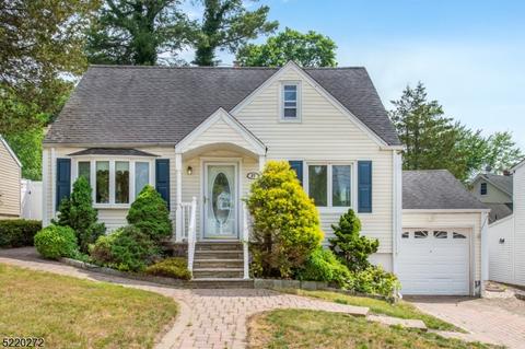 27 Scheiber Ter, Cedar Grove, NJ 07009