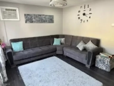 35 Van Duyne Ave, Rockaway, NJ 07866
