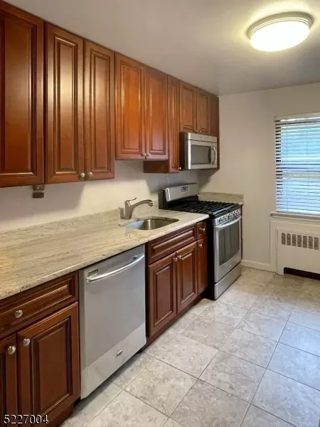 45 Sandra Cir #A4, Westfield, NJ 07090