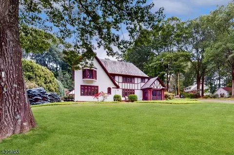 11 Springbrook Rd, Morristown, NJ 07960