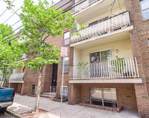17-21 Paterson St #E1, Harrison, NJ 07029