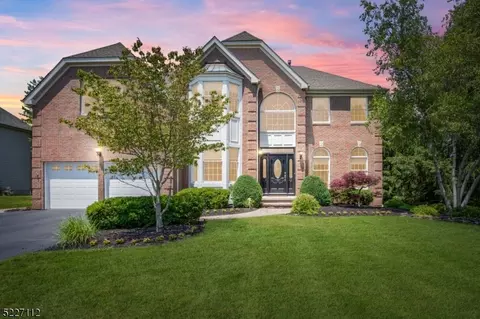 71 Blue Grass Blvd, Somerville, NJ 08876