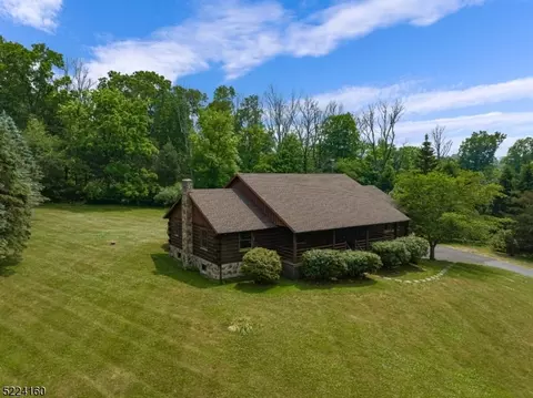 31 Strimples Mill Rd, Stockton, NJ 08559
