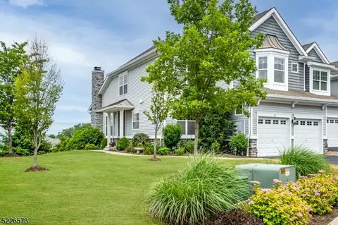 25 Blazingstar Way, Hackettstown, NJ 07840