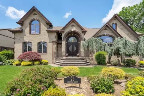 23 Leswing Ave, Saddle Brook, NJ 07663