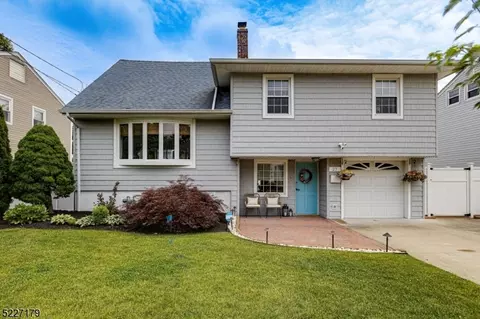 27 Epping Dr, Kenilworth, NJ 07033