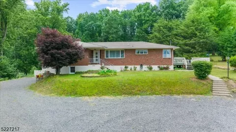 68 Hickory Corner Rd, Milford, NJ 08848