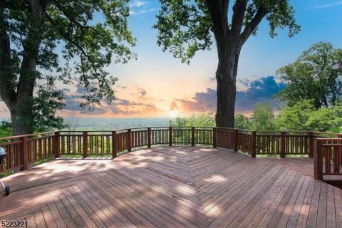 148 Rock Rd W, Green Brook, NJ 08812