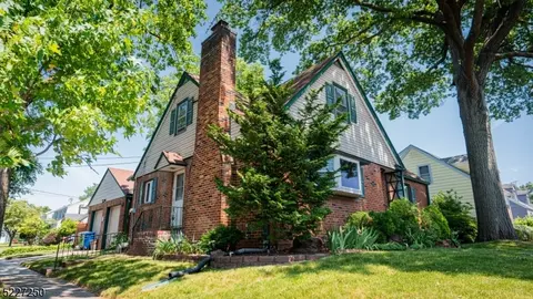 2716 Dewitt Ter, Linden, NJ 07036