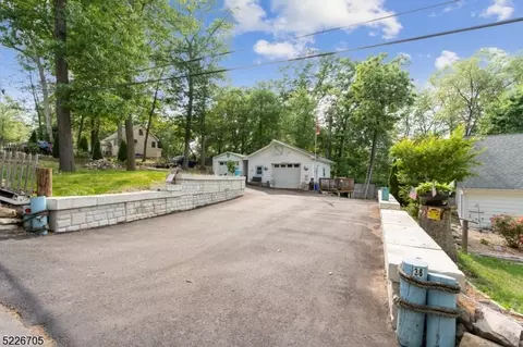 38 Laurel Dr, Jefferson, NJ 07438