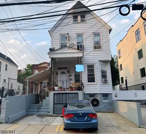308 8th St #2, Union City, NJ 07087