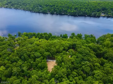 63 Blackford Rd, Newton, NJ 07860