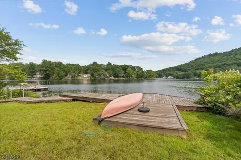 39 W Shore Trl, Sandyston, NJ 07826