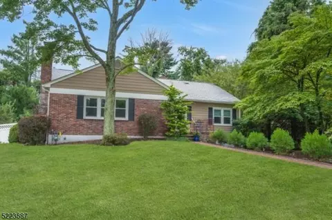 7 Pine Cone Ln, Sparta, NJ 07871