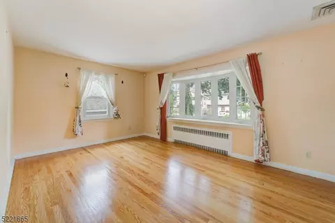 132 Wilson St, Hackensack, NJ 07601 photo 4