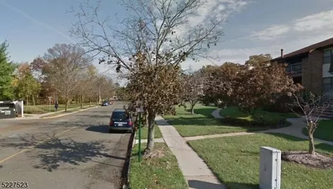 1810 Raspberry Ct, Edison, NJ 08817