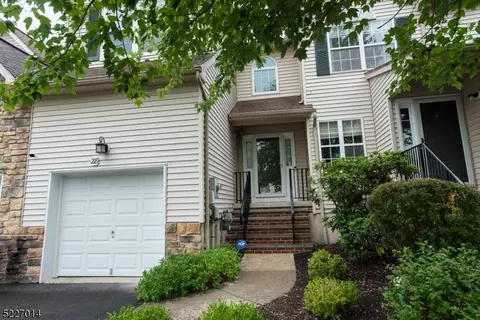 28 Dewitt Ln, Hillsborough, NJ 08844
