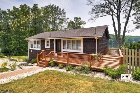 13 Cove Ln, Wantage, NJ 07461