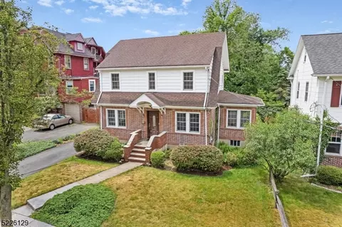 2 Kenmuir Ave, Morristown, NJ 07960