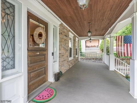 12 W Dewey Ave, Wharton, NJ 07885