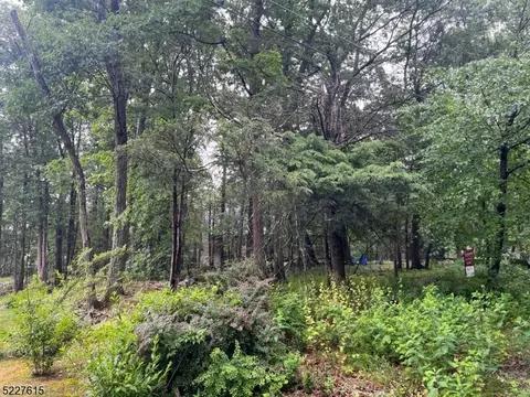 40 Summit Cir, Vernon Twp, NJ 07461