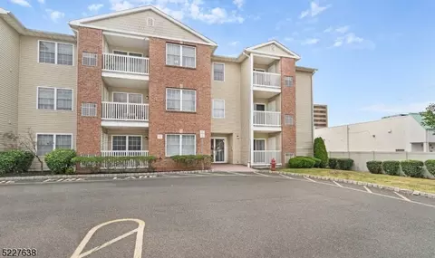 555 Grant St #304, Linden, NJ 07036