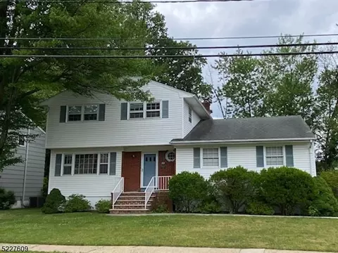 11 Hemlock Cir, Cranford, NJ 07016