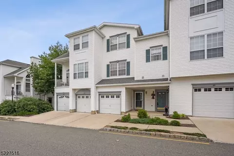 21 Timothy Ct, Morristown, NJ 07960