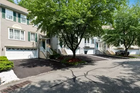74 Eider Ct, Wayne, NJ 07470 photo 2
